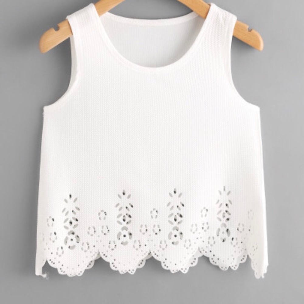 SALE‼️White summer crop tank top